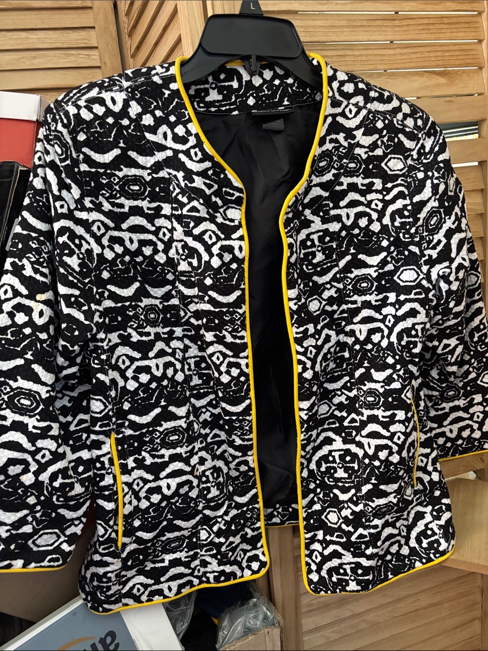 Molly and Maxx Black & White Patterned Women's Jacket with Yellow Trim Large